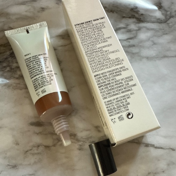 MAC STROBE TINT IN RICH 1 - Picture 5 of 5